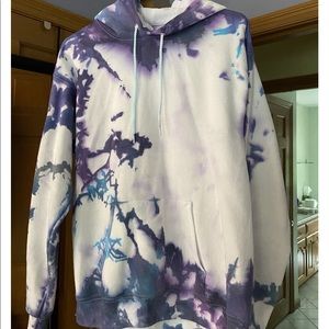 Women’s Tie Dye Sweatshirt